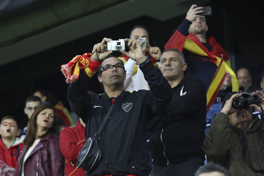 La Rosaleda colgó el cartel de "completo" en el partido amistoso que enfrentó a España ante Costa Rica en Málaga.