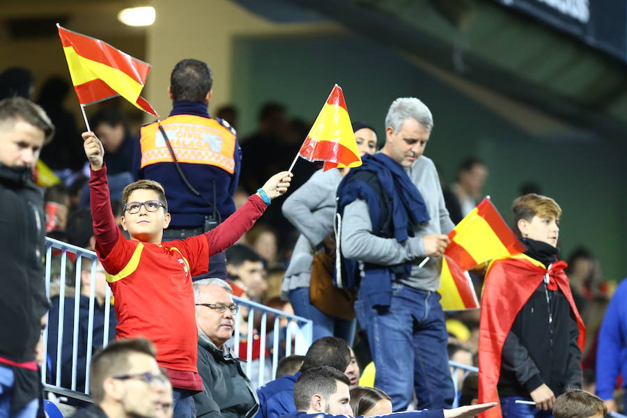 La gran expectación por ver a la selección española en Málaga hizo que La Rosaleda colgase el cartel de completo en el partido ante Costa Rica.