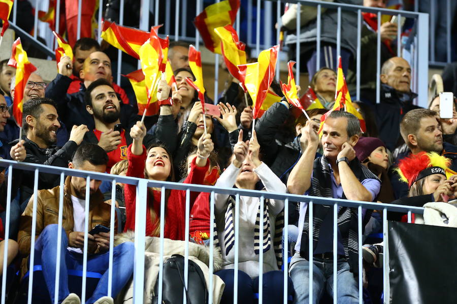 La gran expectación por ver a la selección española en Málaga hizo que La Rosaleda colgase el cartel de completo en el partido ante Costa Rica.