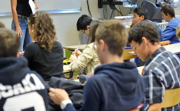 Alumnos en una clase de Secundaria (archivo).