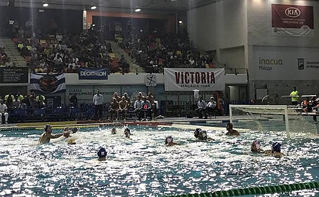 Una jugada del encuentro. 