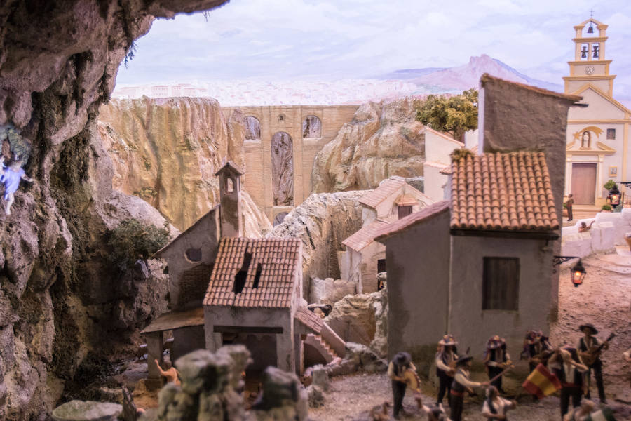 Consta de siete salas expositivas en las que se disponen los más de 60 belenes clasificados en diorama