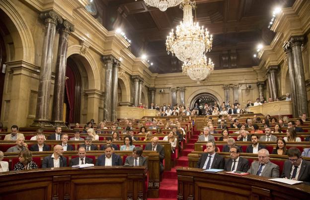 Aspecto del Parlamento de
Cataluña durante uno de los
plenos de la pasada
legislatura. :: marta pérez / efe
