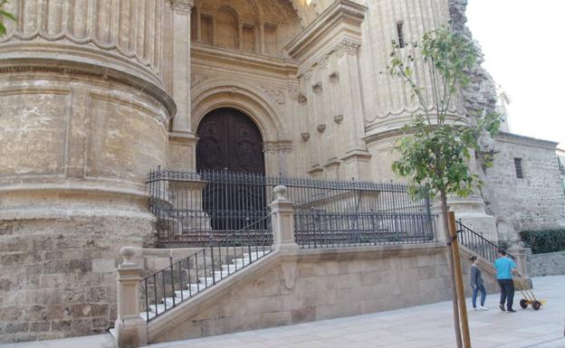 La Catedral, abierta al uso de una segunda puerta para las cofradías