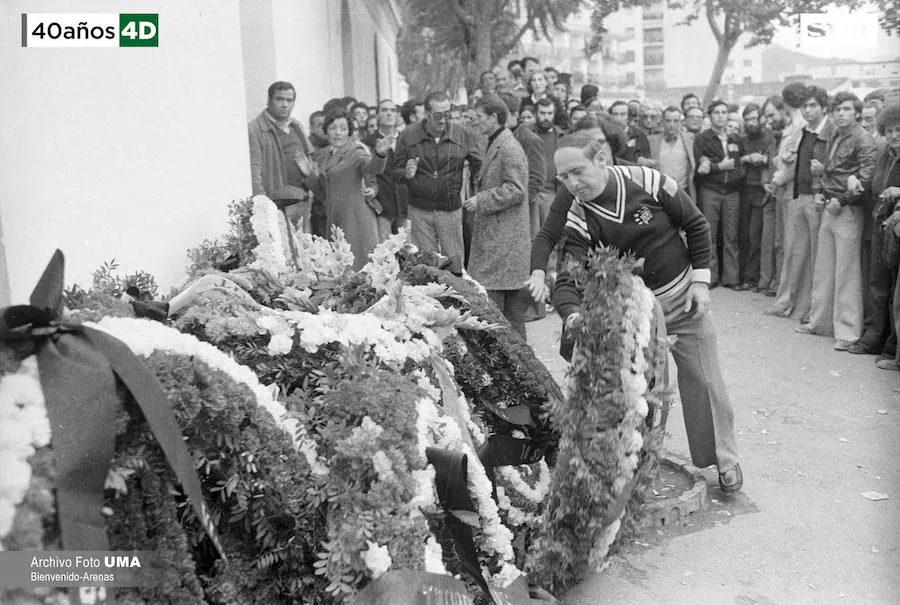 Manuel José García Caparrós es enterrado en el cementerio de San Miguel en un clima de gran tensión un día después de la manifestación a favor de la autonomía andaluza en Málaga. Unas 30.000 personas acuden a darle el último adiós, según las crónicas del momento. 