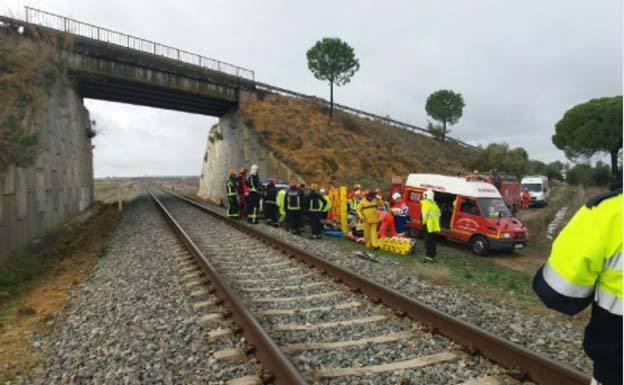 Servicios de emergencias llegados a la zona.