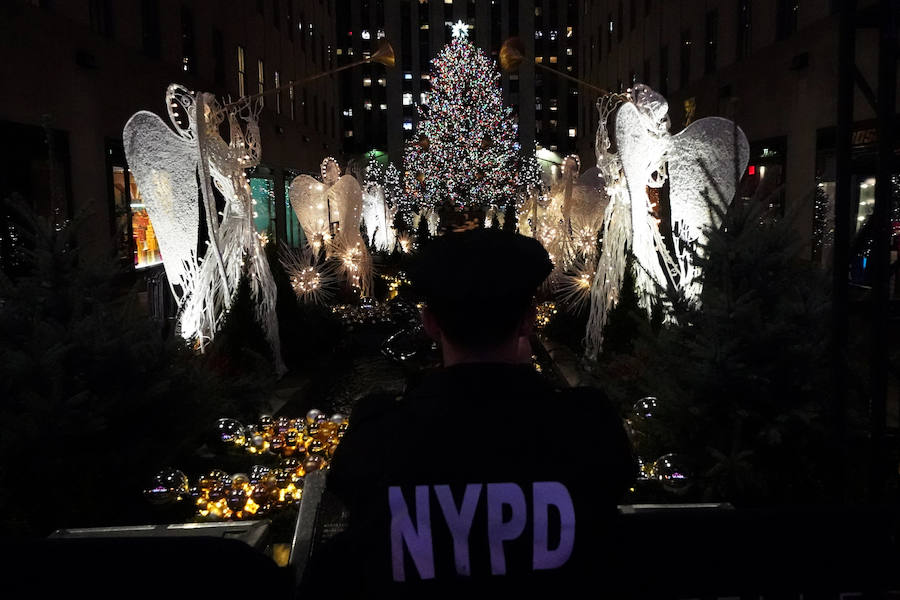 Con el encendido del árbol de Navidad del Rockefeller Center, Nueva York ha dado su bienvenida a la Navidad.