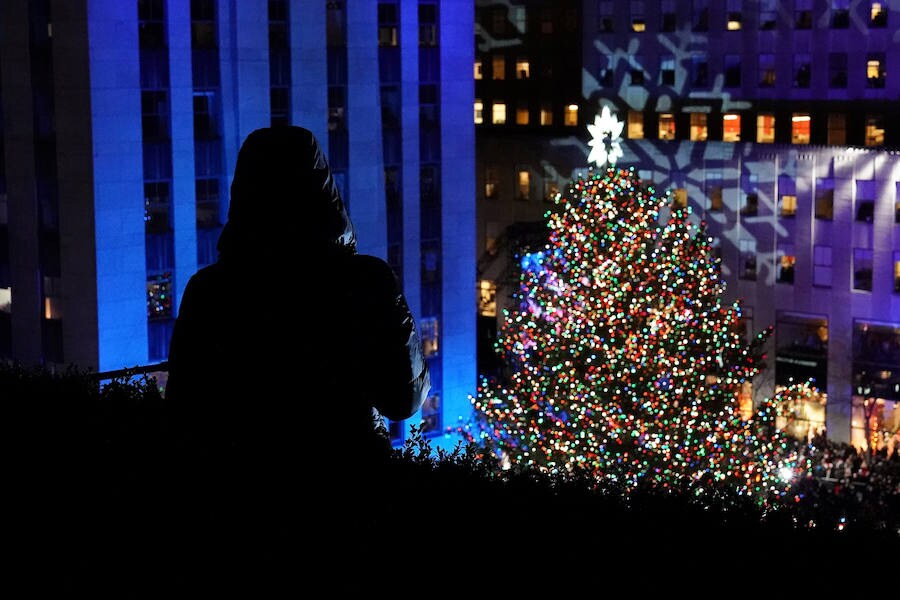 Con el encendido del árbol de Navidad del Rockefeller Center, Nueva York ha dado su bienvenida a la Navidad.