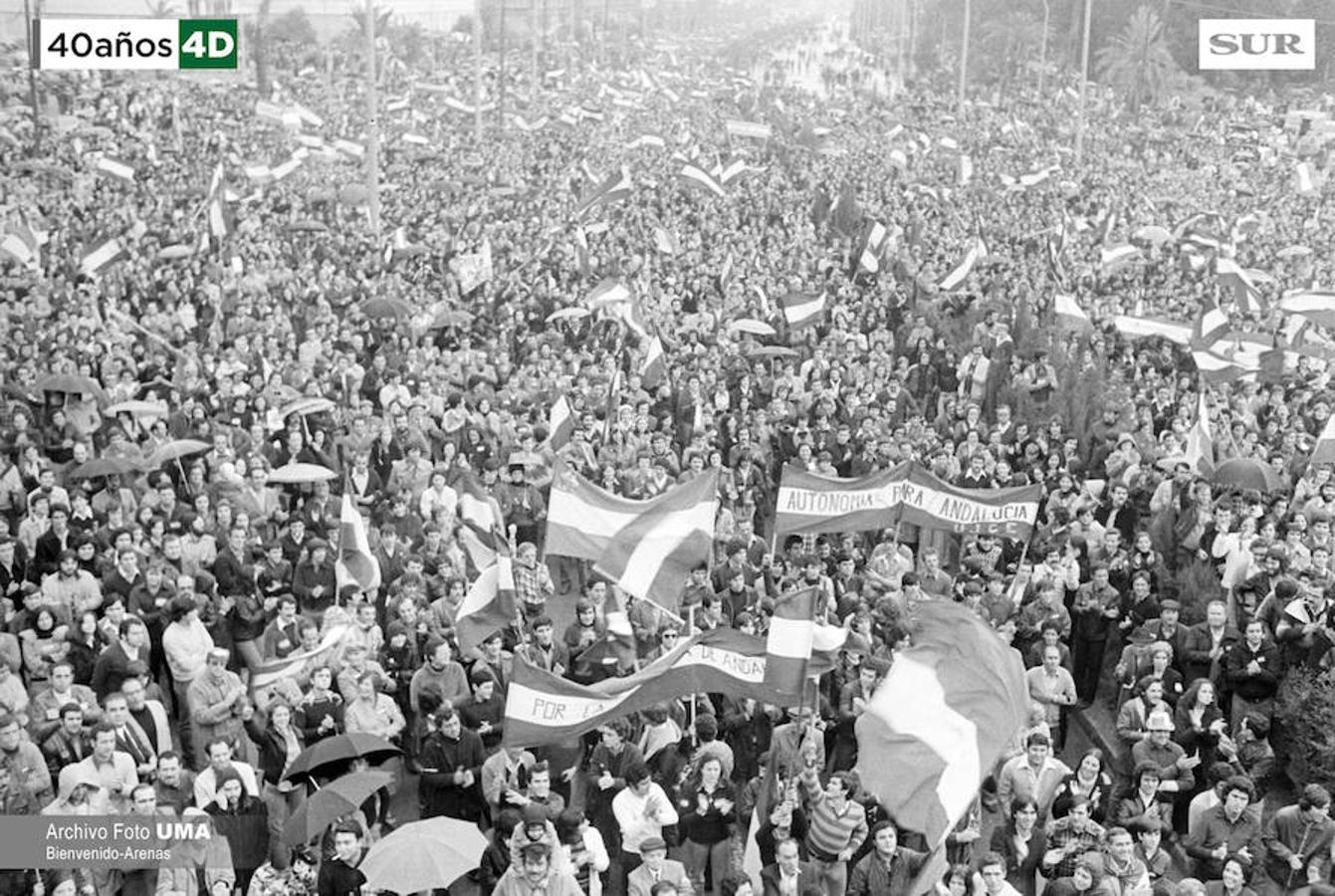 Málaga celebró el 4 de diciembre de 1977 una manifestación multitudinaria convocada por todas las fuerzas parlamentarias para reclamar que Andalucía se convirtiera en autonomía. La manifestación derivó en altercados y cargas policiales. Uno de los asistentes, el joven Manuel José García Caparrós, recibió un disparo que le provocó la muerte. 40 años después, se desconoce quién fue el autor del disparo. 