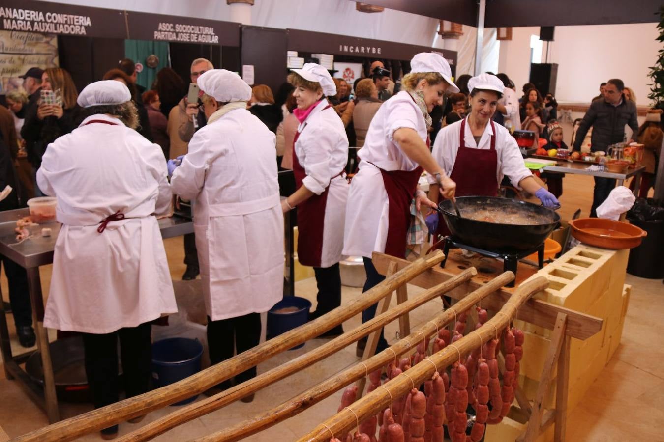 La XV Feria de la Chacina de Benaojóan, en fotos