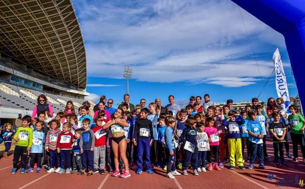 Participantes en las Kids Race celebrada ayer.