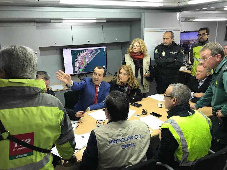 Más de 750 efectivos participan en el ejercicio realizado en las inmediaciones de la estación marítima del Puerto de Málaga