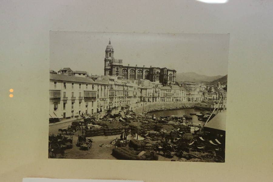 La muestra recoge fotos antiguas de la ciudad