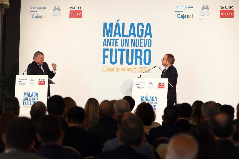 El consejero de Empleo, Javier Carnero, protagonista del encuentro organizado por SUR en colaboración con la Fundación Cajasol