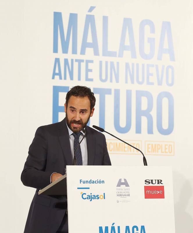 El consejero de Empleo, Javier Carnero, protagonista del encuentro organizado por SUR en colaboración con la Fundación Cajasol