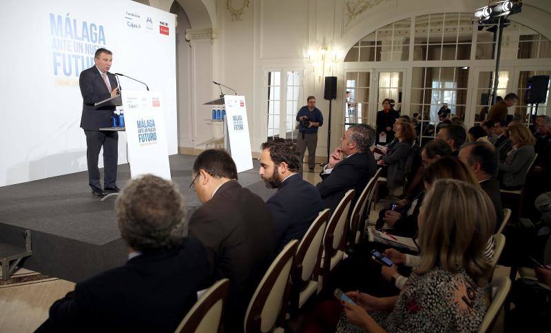 El consejero de Empleo, Javier Carnero, protagonista del encuentro organizado por SUR en colaboración con la Fundación Cajasol