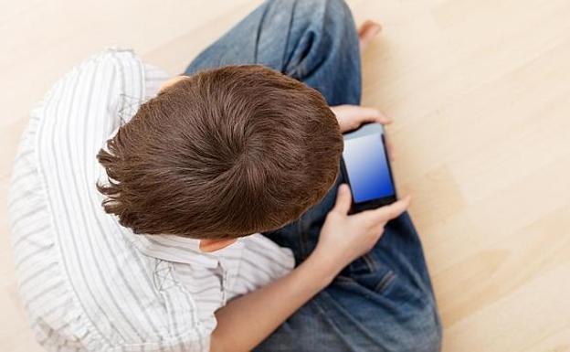 ¿Qué puedes hacer si tu hijo se descarga una aplicación de pago sin tu permiso?
