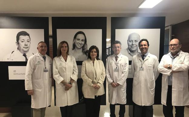 El Hospital Materno acoge una exposición de fotos con retratos de médicos