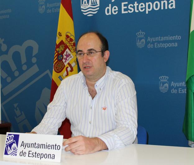 Manuel Aguilar explicó los datos de la Cuenta General . 