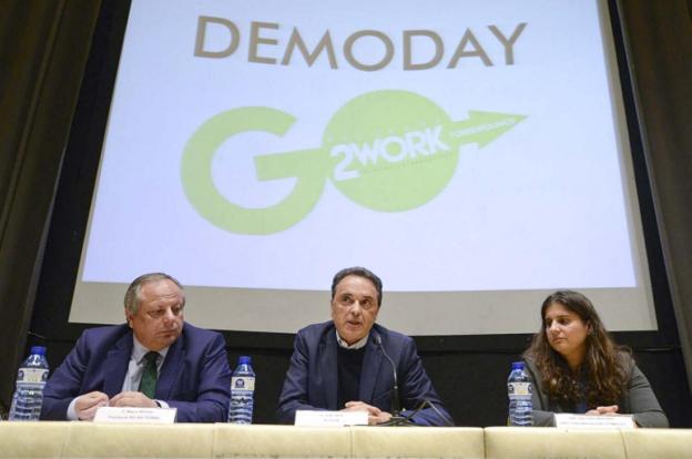 Miguel Mirones, José Ortiz y Dolores Martínez, ayer en el Palacio de Congresos.