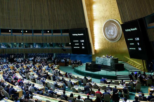 Resultado de la votación ayer en la Asamblea General de la ONU de la capitalidad de Jerusalén. :: E. M. Álvarez / AFP