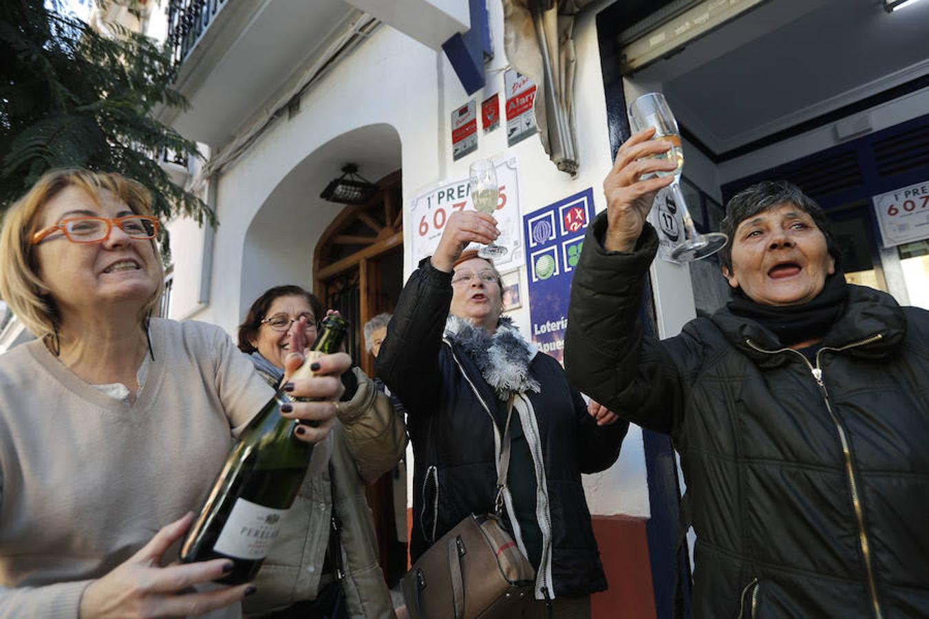 El sorteo de la Lotería de Navidad, vuelve a repartir millones por todo el territorio.