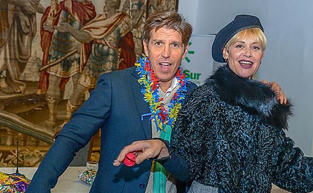 Manuel Díaz, el Cordobés, y Esther Arroyo, fueron presentados como los conductores de las Campanadas. 