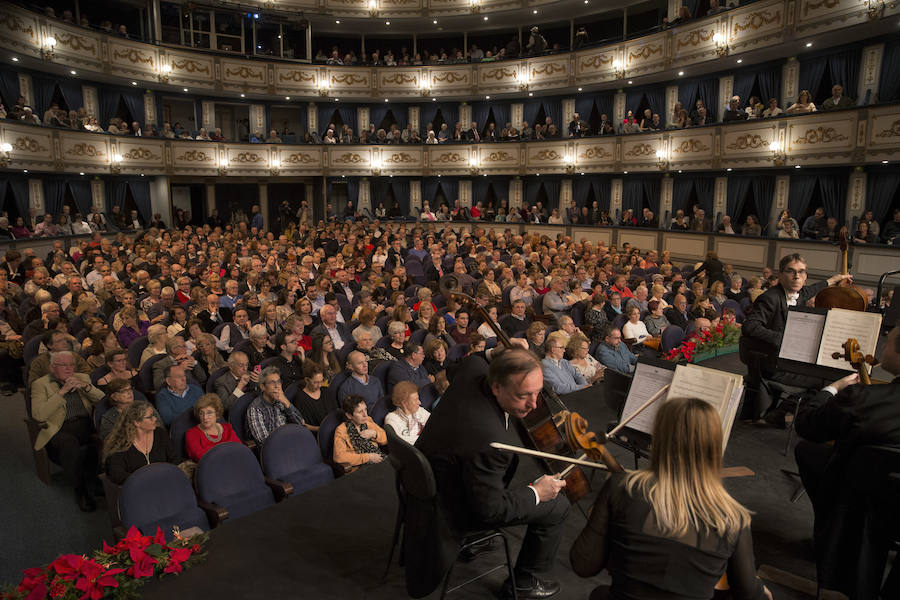 El Teatro Cervantes acogió el recital