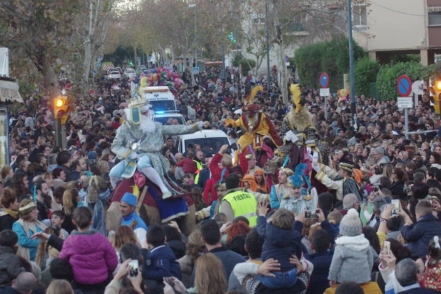 Sus Majestades de Oriente recorrieron las calles del distrito