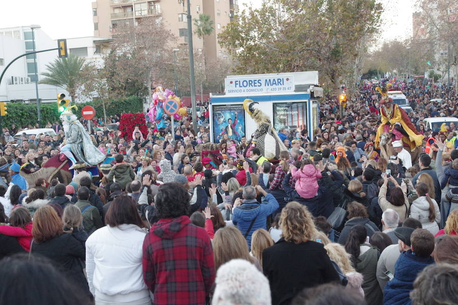 Sus Majestades de Oriente recorrieron las calles del distrito