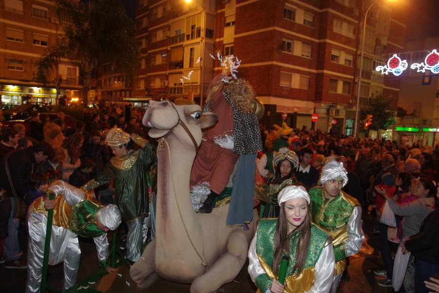 Sus Majestades de Oriente recorrieron las calles del distrito