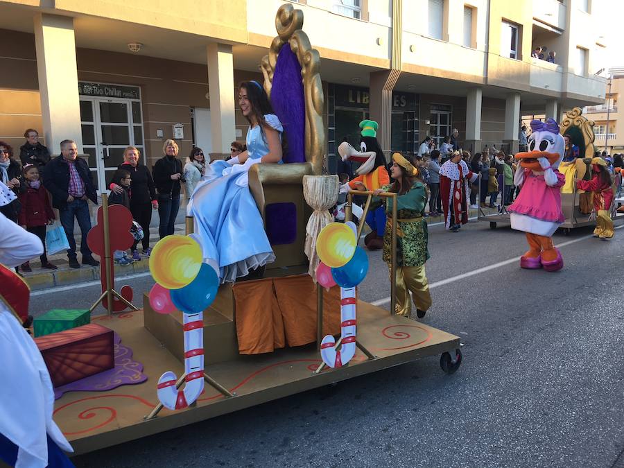 Nerja, Torrox, Rincón de la Victoria y Vélez viven la ilusión del desfile de los Reyes Magos.