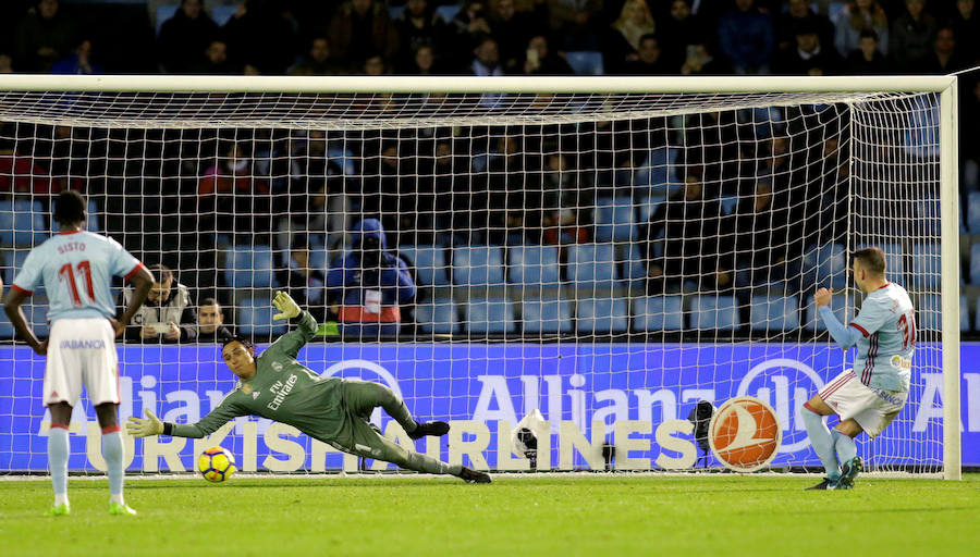 El Real Madrid empató ante el Celta en Balaídos, 2-2, en la jornada 18 de Liga. El cuadro vigués se adelantó con Wass y Bale remontó para los blancos. Sin embargo, Maxi Gómez marcó la igualada en los instantes finales.