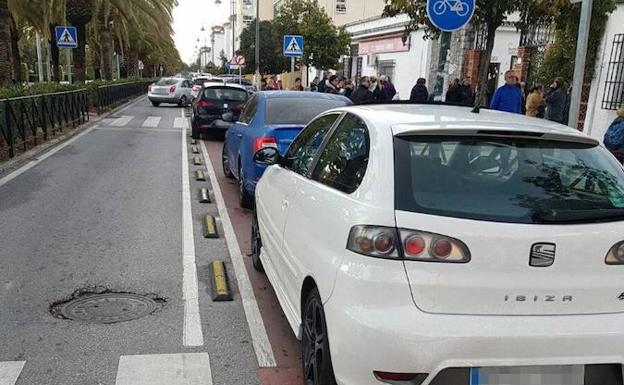 Ocupación de un carril bici en Ciudad Jardín