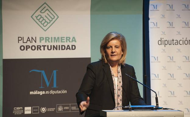 Báñez prevé implantar el Plan Primera Oportunidad de inserción laboral de universitarios