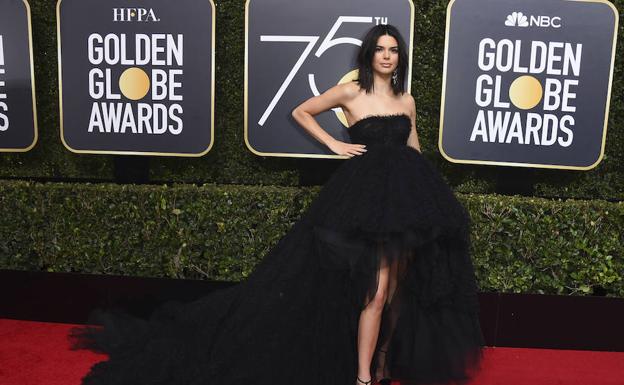 Kendall Jenner en los Globos de Oro 2018.