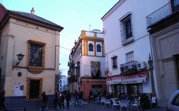 Imagen principal - Confluencia de las calles Feria y Regina. Un rincón del Soho Benita.
