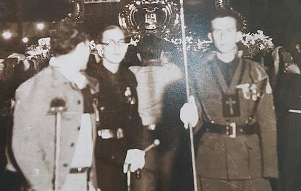 Mutilados vestidos de uniforme.