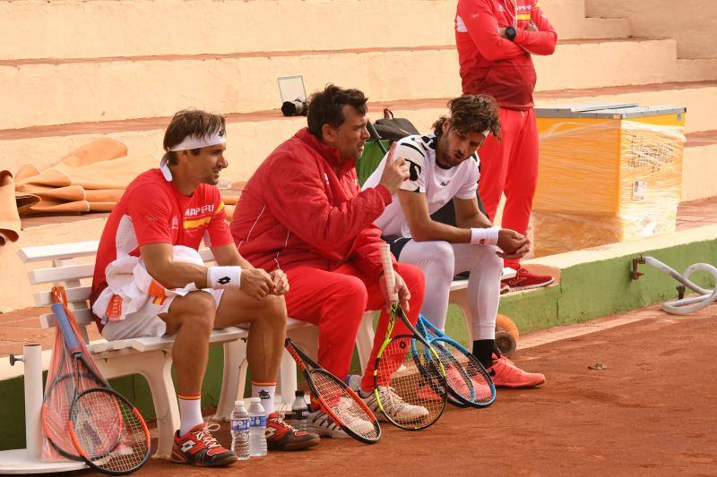 Sergi Bruguera prepara a los jugadores que competirán en el Club de Tenis Puente Romano