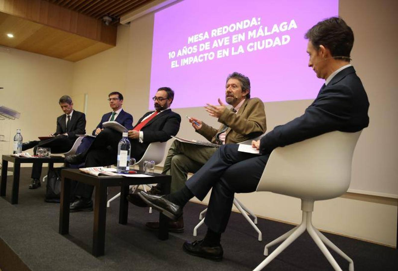 Fotos del Foro SUR sobre los diez años del AVE en Málaga