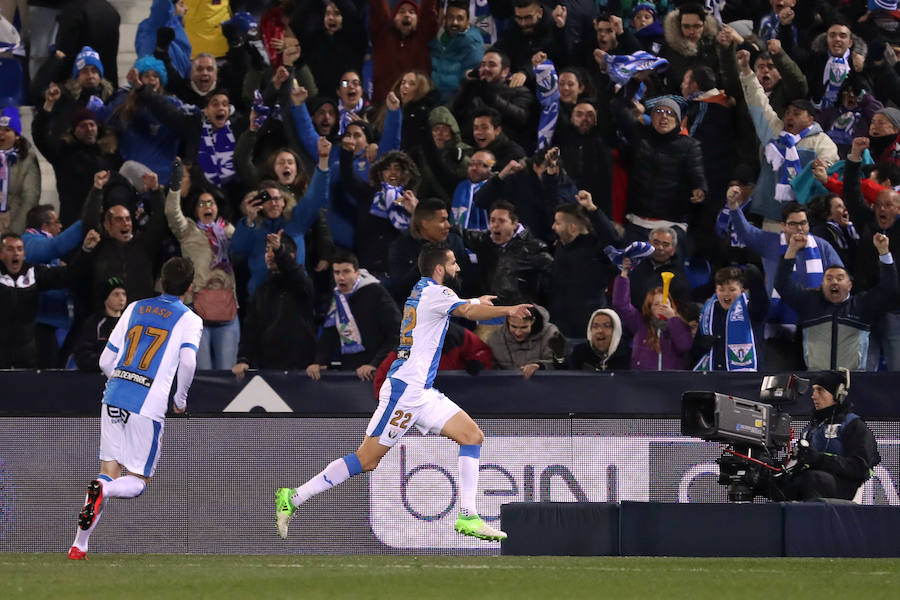 Leganés y Sevilla empataron a uno en la ida de las semifinales de la Copa del Rey que se disputó en el Estadio Municipal de Butarque. Muriel adelantó al cuadro hispalense, pero Siovas, en un lance ante Sergio Rico, anotó la igualada.