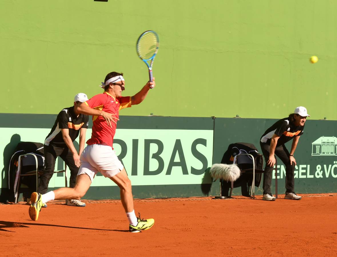 Eliminatoria de la Copa Davis entre España y Grañ Bretaña que se celebra en las instalaciones del Club de Tenis Puente Romano en Marbella 