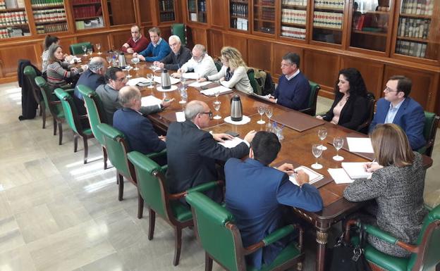 Imagen de la reunión celebrada el pasado martes en la Subdelegación del Gobierno central en Málaga.
