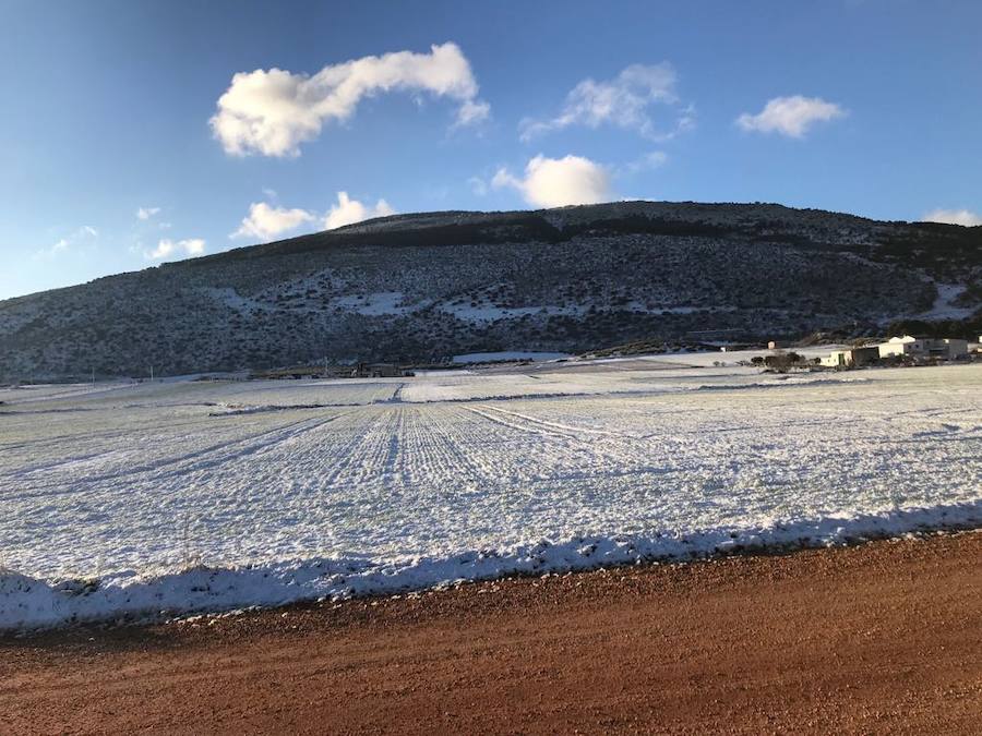 La Axarquía se viste con nieve