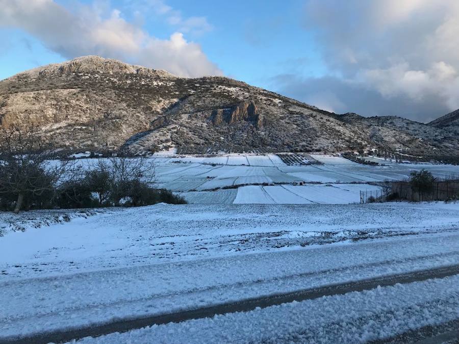La Axarquía se viste con nieve