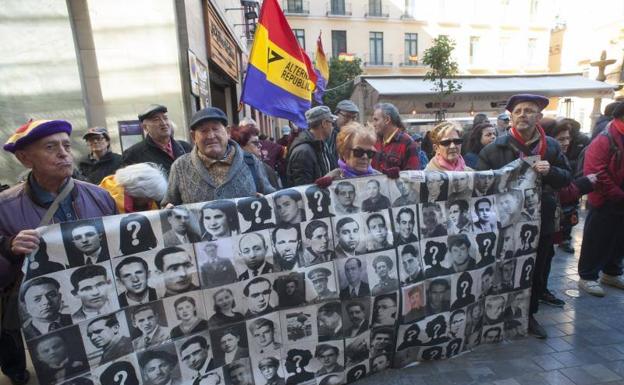Marcha hasta el Peñón del Cuervo en homenaje a 'La Desbandá' en su 81 aniversario 