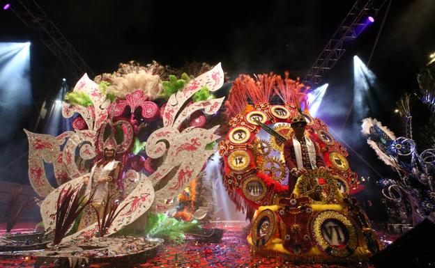 Dios Momo y Diosa del Carnaval.