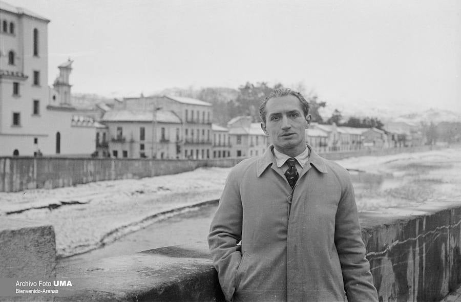 El 3 de febrero de 1954 es una fecha que ha quedado en el recuerdo de la capital. Aquel día se dieron las condiciones necesarias para que la nieve cuajara en Málaga y quedara una estampa que no se ha vuelto a repetir desde esa fecha.