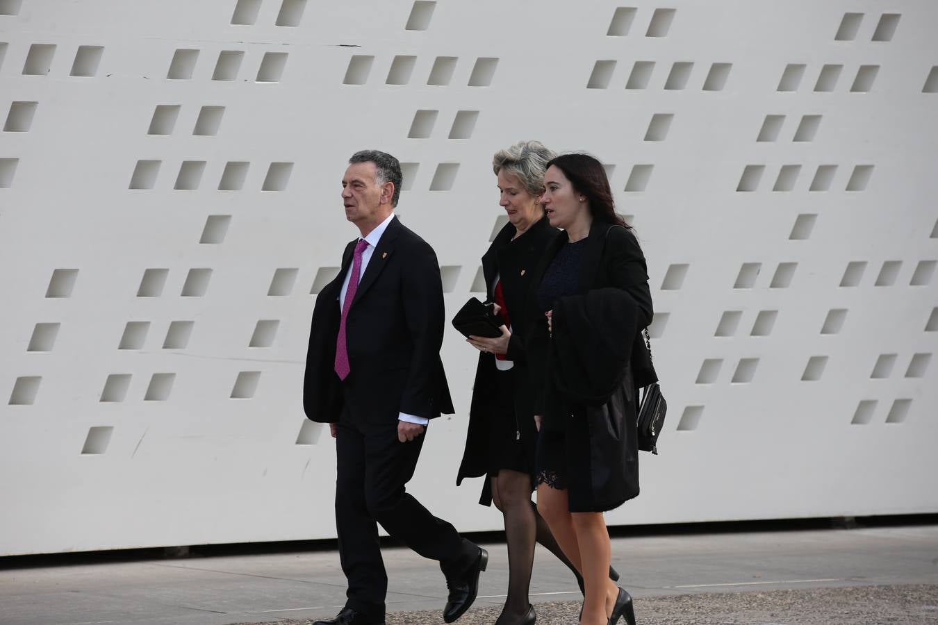 Don Felipe y Doña Letizia presiden la ceremonia en el Pompidou