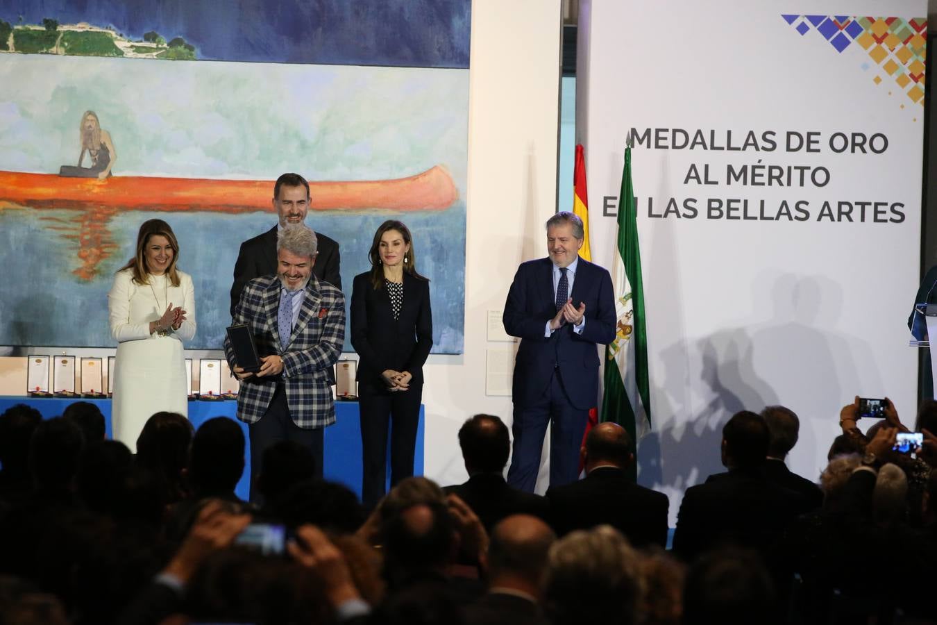Don Felipe y Doña Letizia presiden la ceremonia en el Pompidou